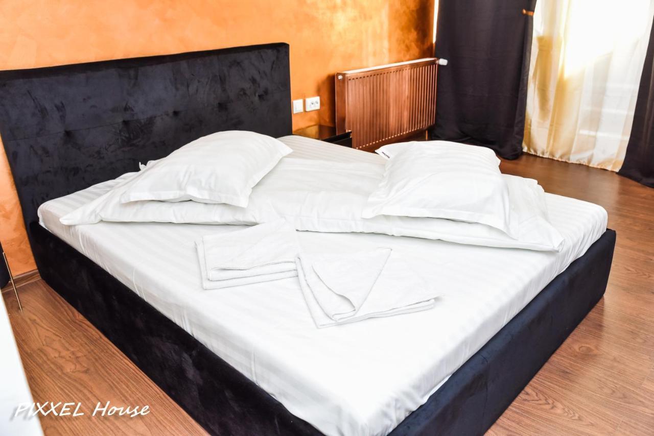 Hotel Pixxel House Moeciu De Sus Exteriér fotografie