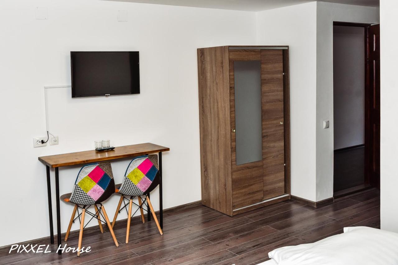 Hotel Pixxel House Moeciu De Sus Exteriér fotografie