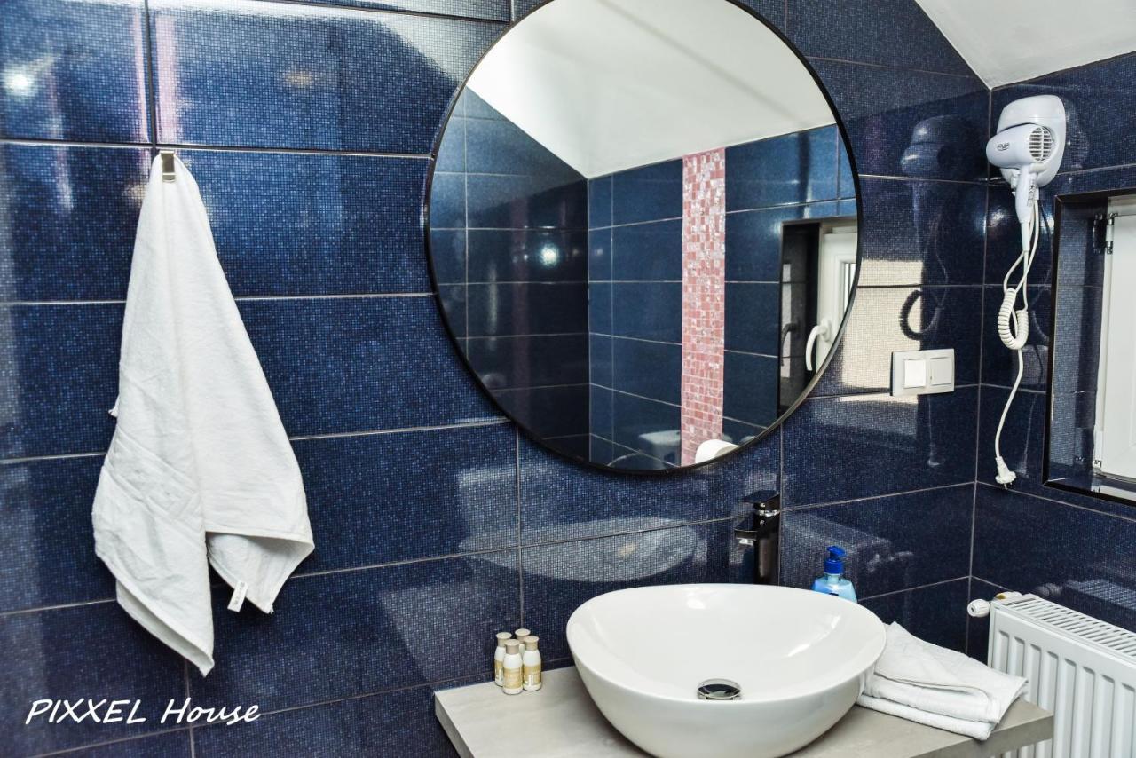 Hotel Pixxel House Moeciu De Sus Exteriér fotografie