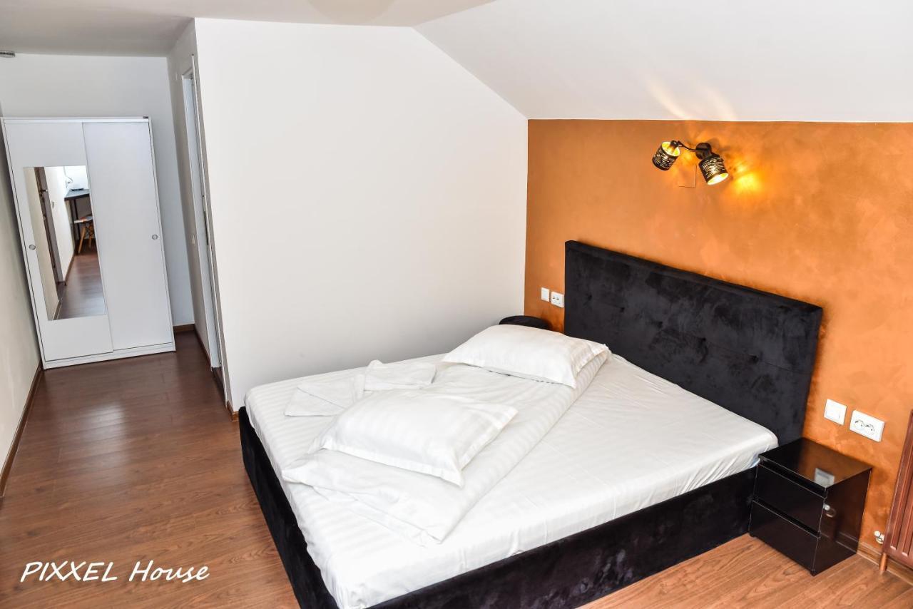 Hotel Pixxel House Moeciu De Sus Exteriér fotografie