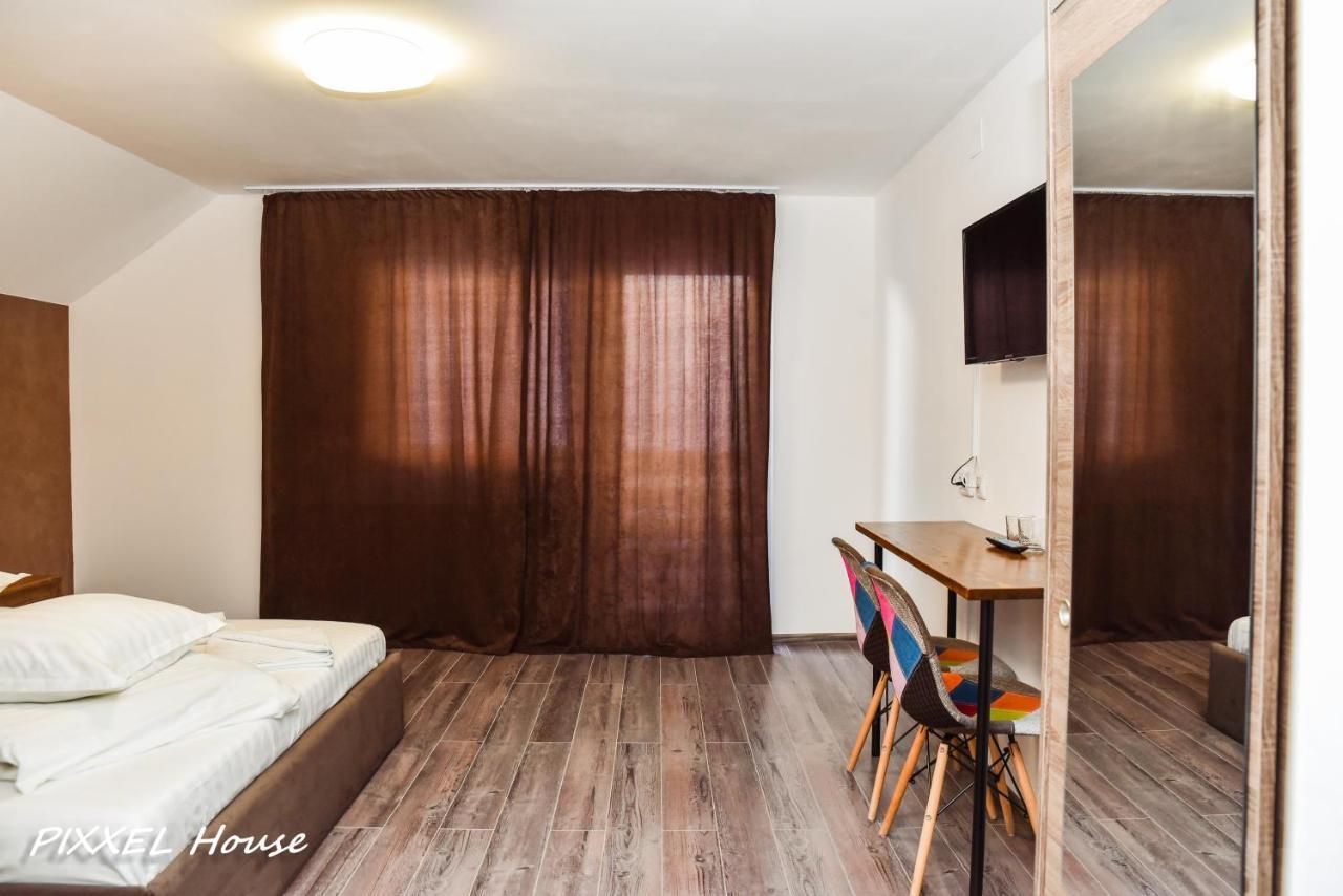 Hotel Pixxel House Moeciu De Sus Exteriér fotografie