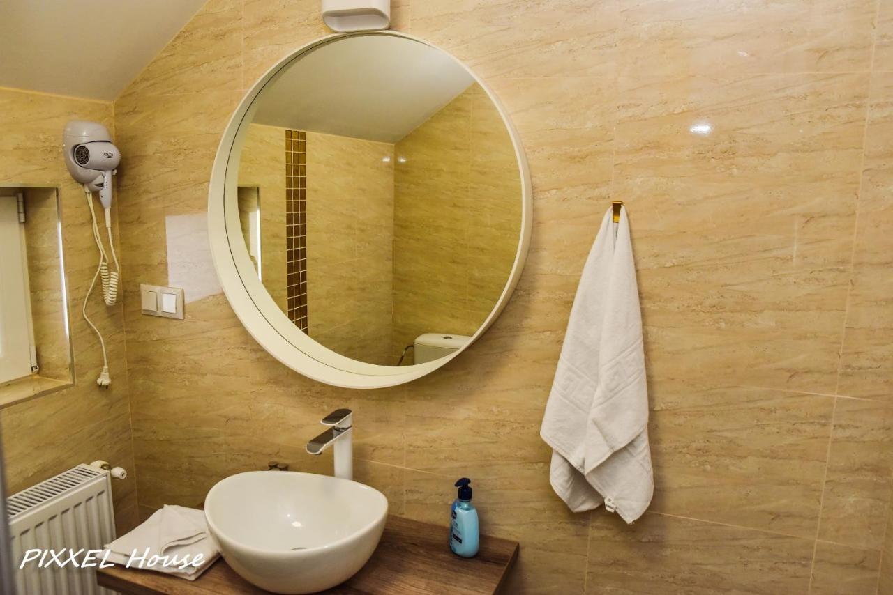 Hotel Pixxel House Moeciu De Sus Exteriér fotografie